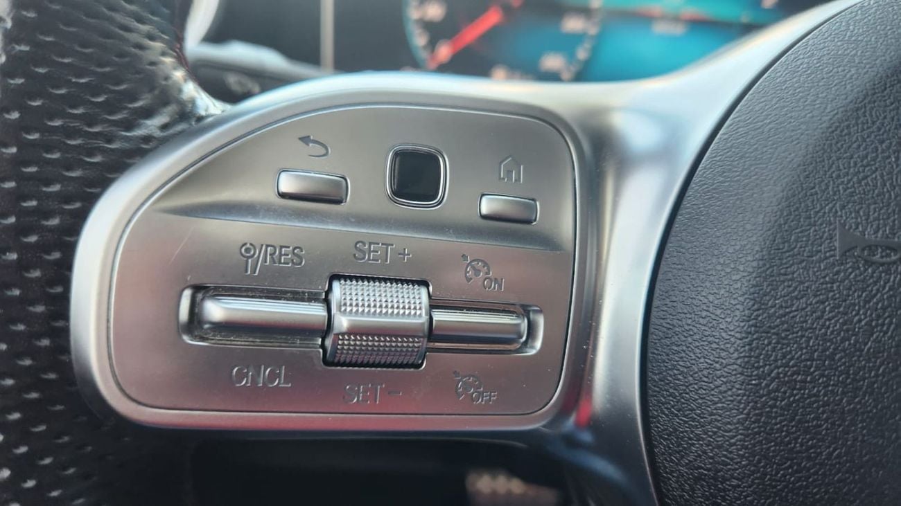 Mercedes Benz CLA250 Premium +