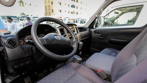 Nissan Urvan Microbus 2.5L A/T Diesel