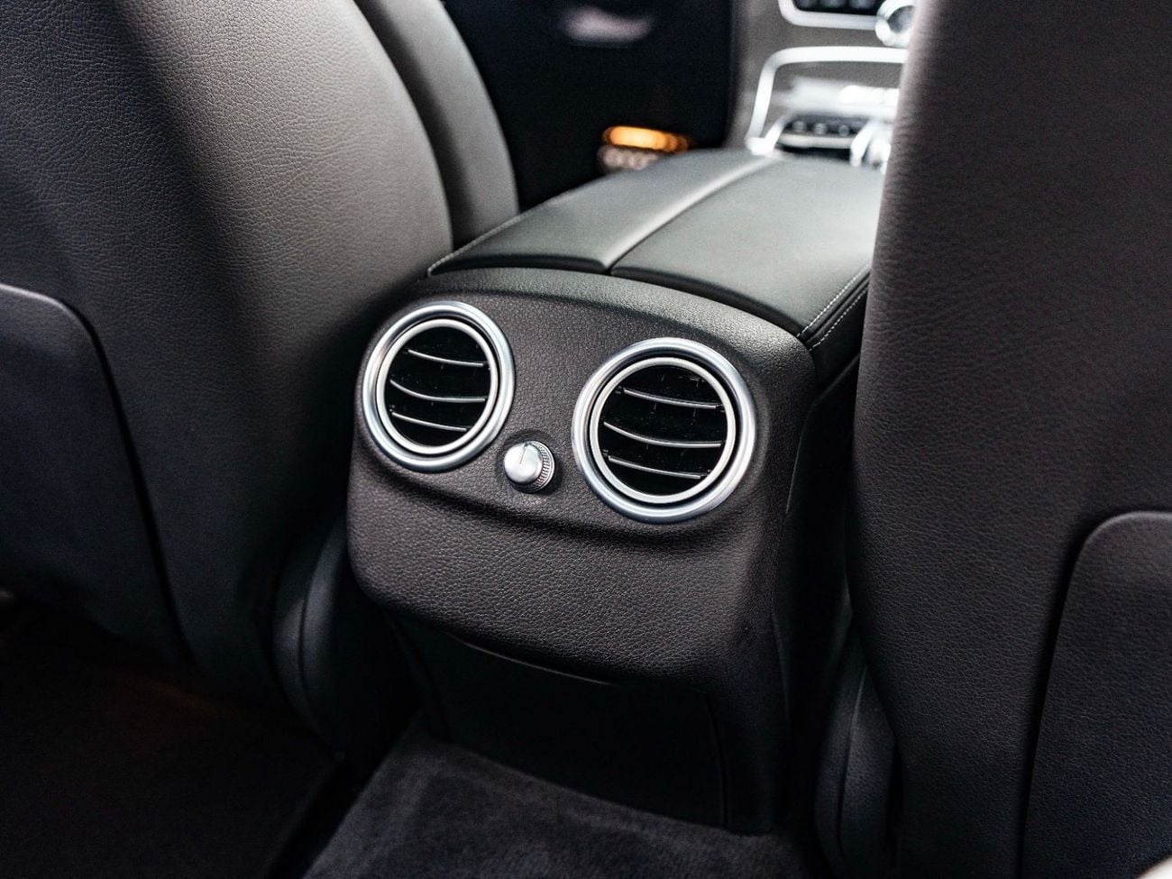 Mercedes-Benz C 63 AMG Std 4.0L Sedan