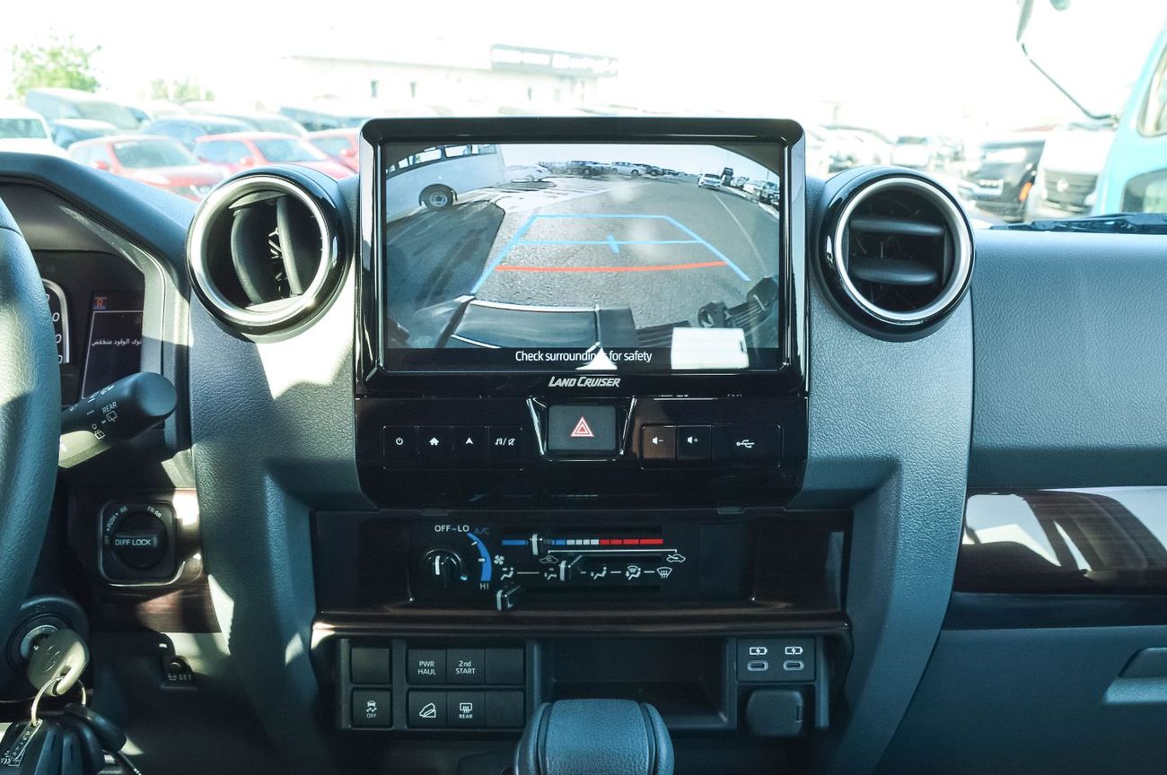 Toyota Land Cruiser 70 TOYOTA LAND CRUISER 76 2.8L 4WD SUV 2025