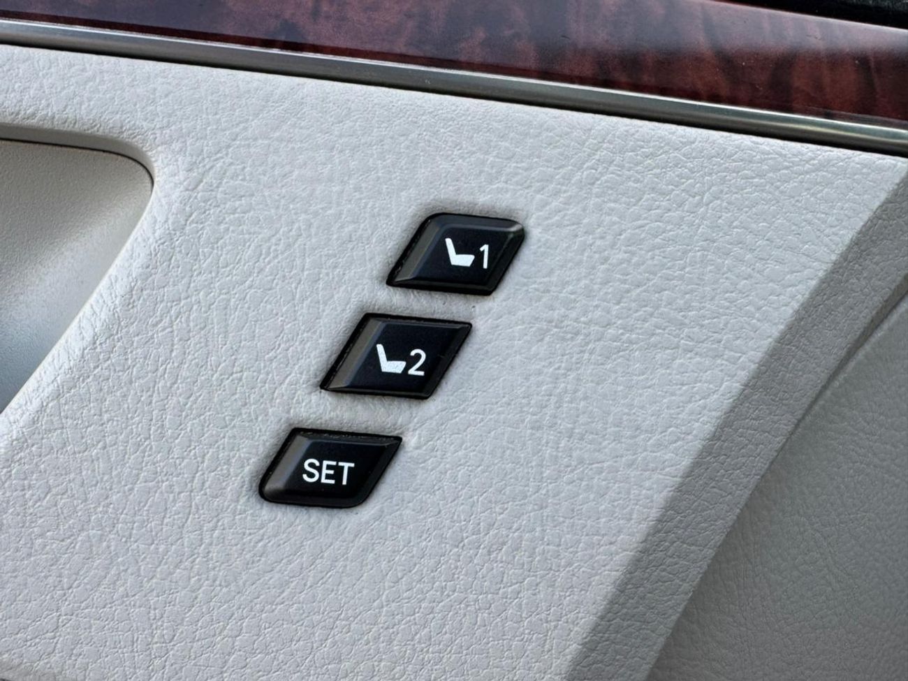 تويوتا افالون Toyota Avalon 2011 limited