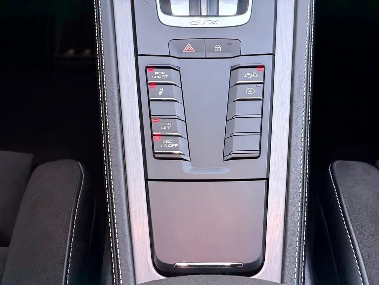 Porsche 718 Cayman GT4 UNDER AGENCY WARRANTY | FULL AGENCY HISTORY | GCC
