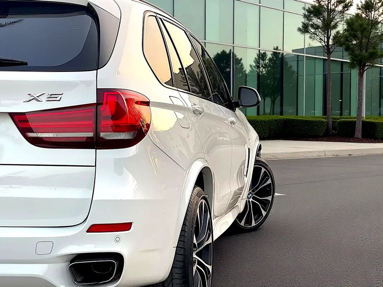 بي أم دبليو X5 1,643 P.M | xDrive50i - GCC Specs - Excellent Condition