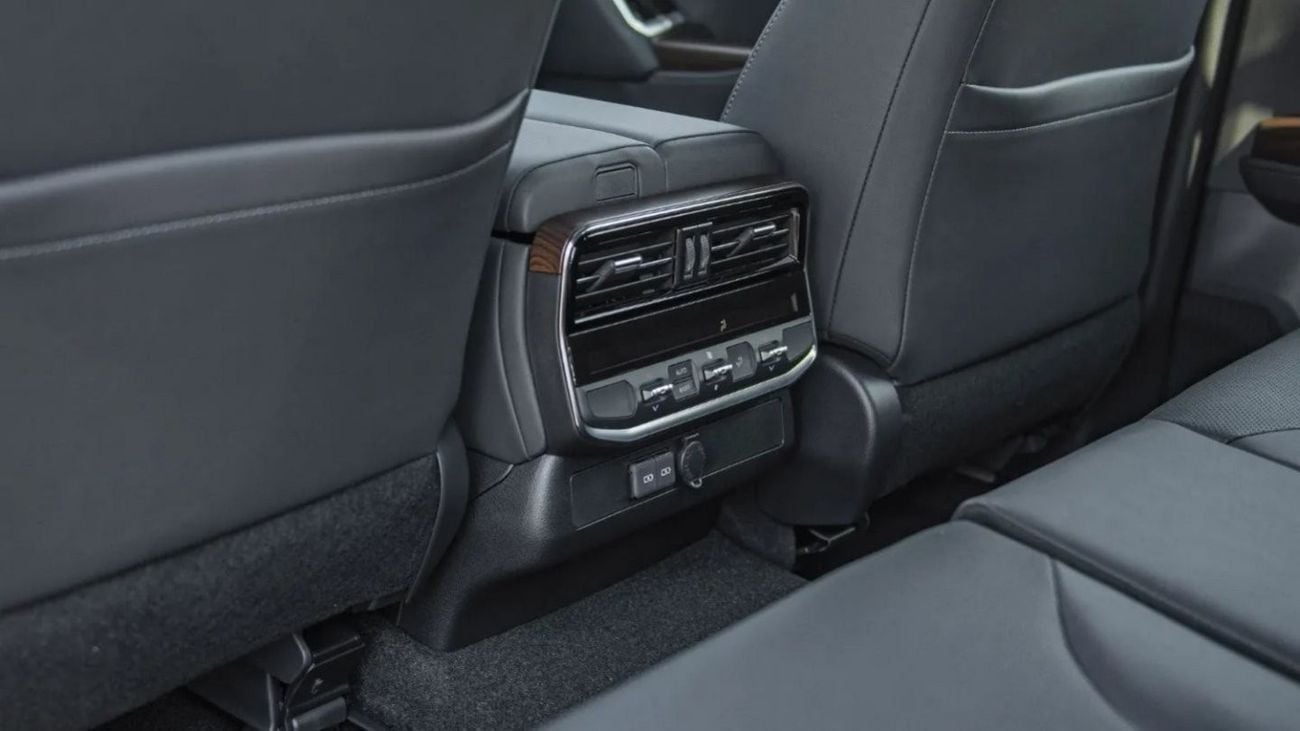 تويوتا لاند كروزر Land cruiser VX 4.0L petrol 2025