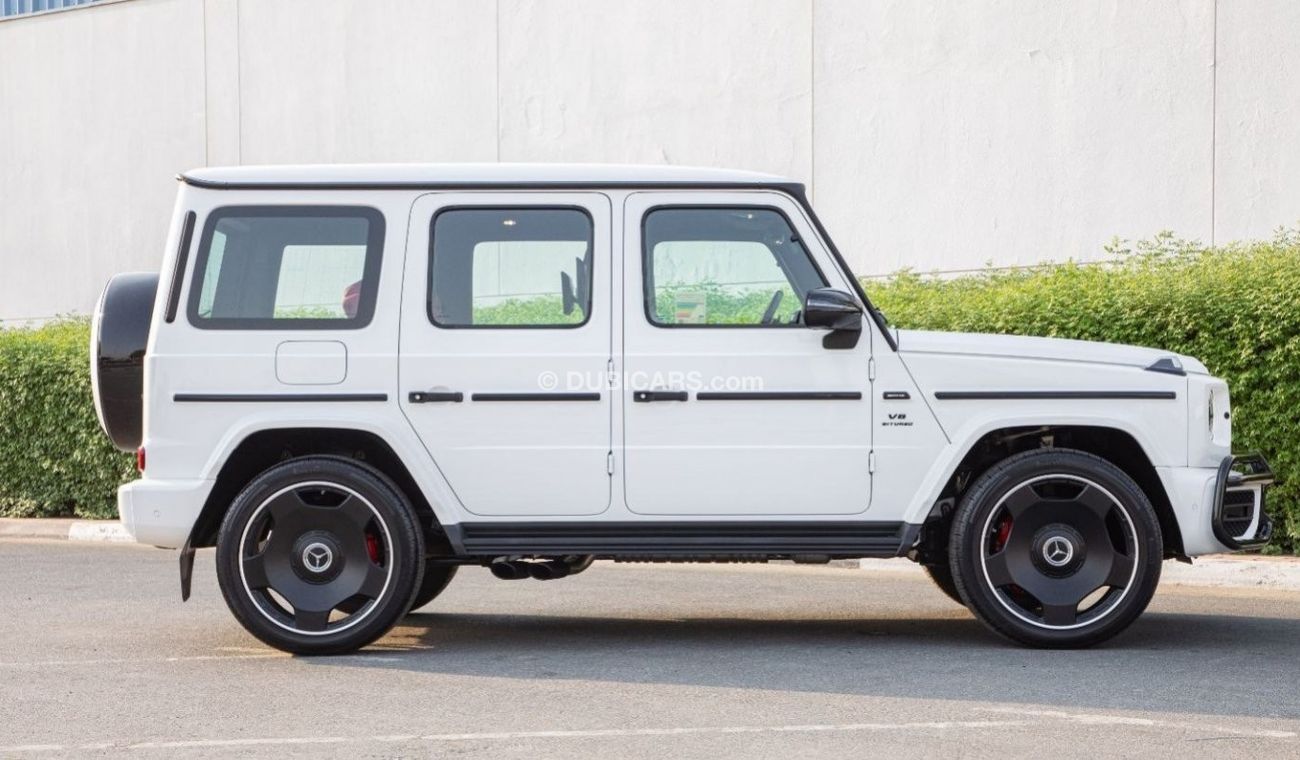 Mercedes-Benz G 63 AMG AMG Night Pack Carbon/GCC/2 years Warranty. Local Registration +5%