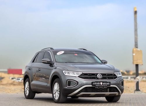 Volkswagen T ROC Style 1.4L Volkswagen T-Roc 2023 GCC, original paint , without accidents, in excellent condition 160
