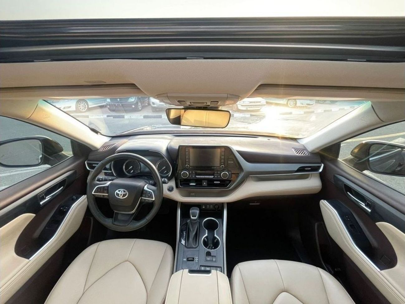 تويوتا هايلاندر 2022 Toyota Highlander XLE Full Option Inside Special Beige With Radar /