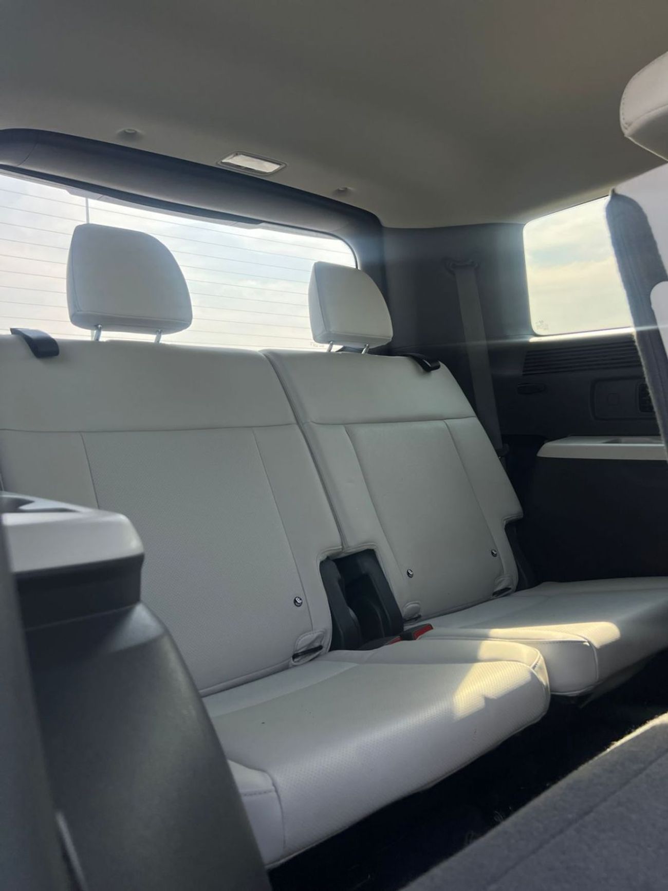 هيونداي سانتا في 2025 Hyundai Santa Fe New Shape 2.5L V4 - SEL Premium - Leather seat - Auto Trunk - 7 Seater - 12000