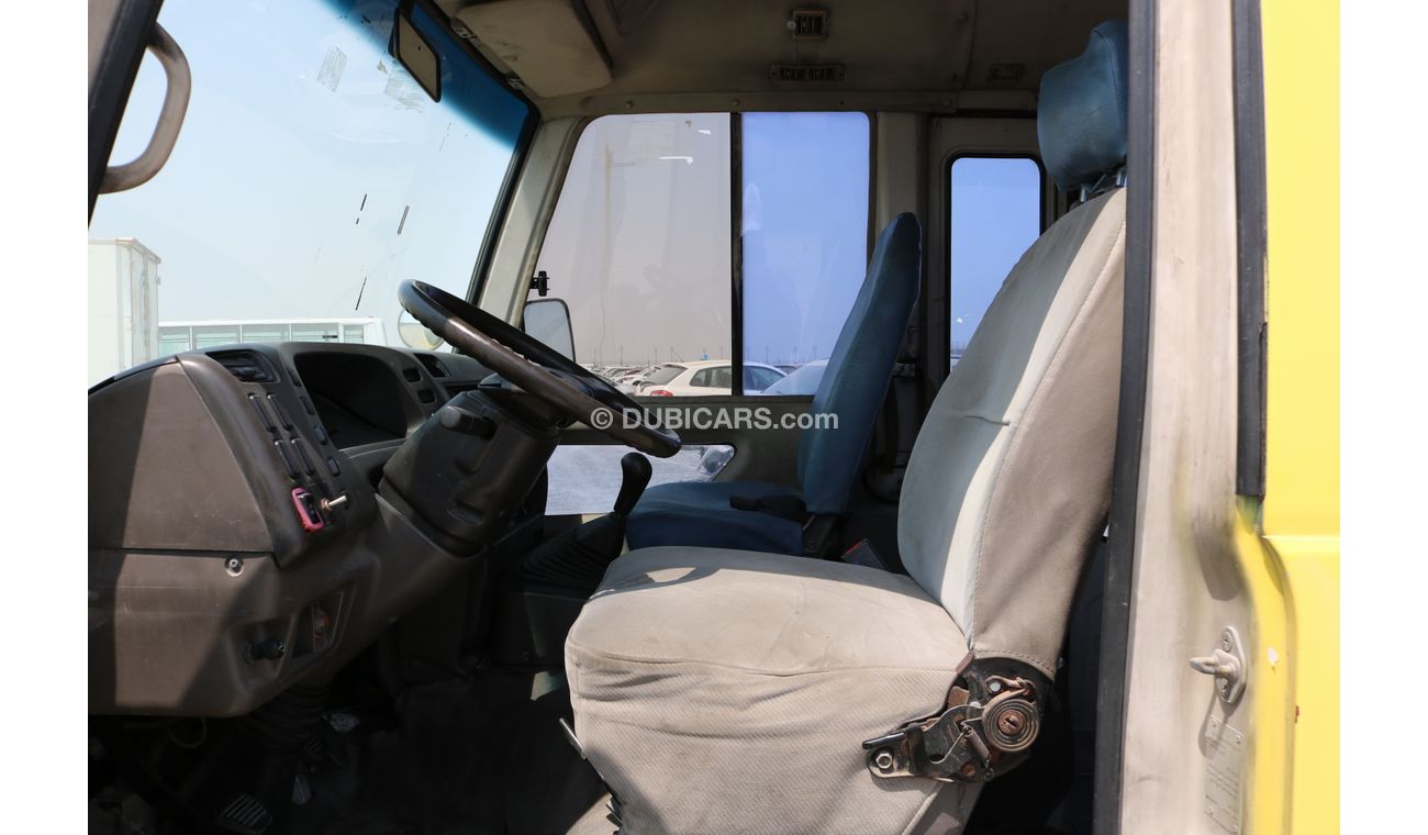 ميتسوبيشي روزا 26 SEATER SCHOOL BUS