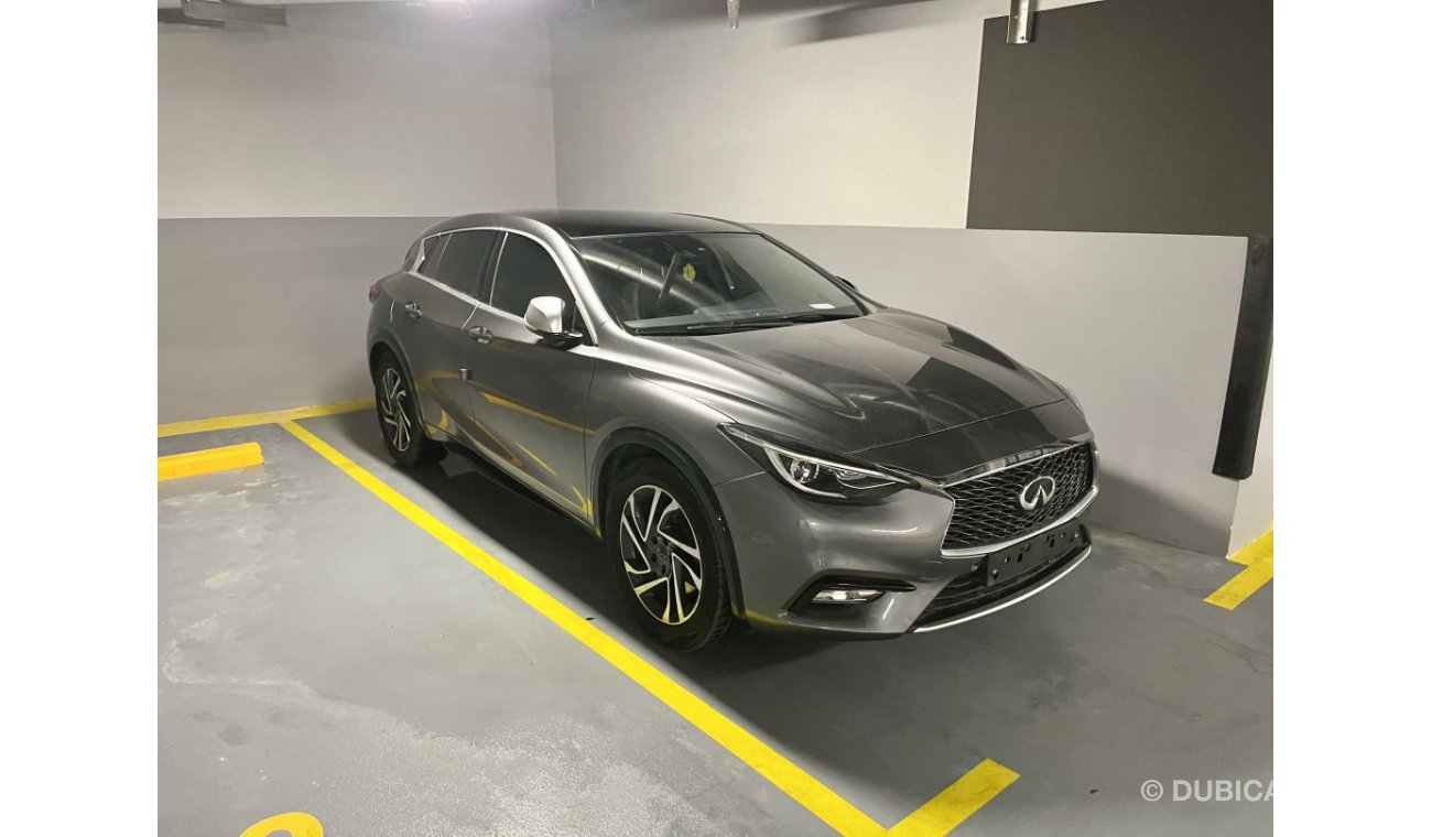 Infiniti Q30 Sport 2.0 turbo