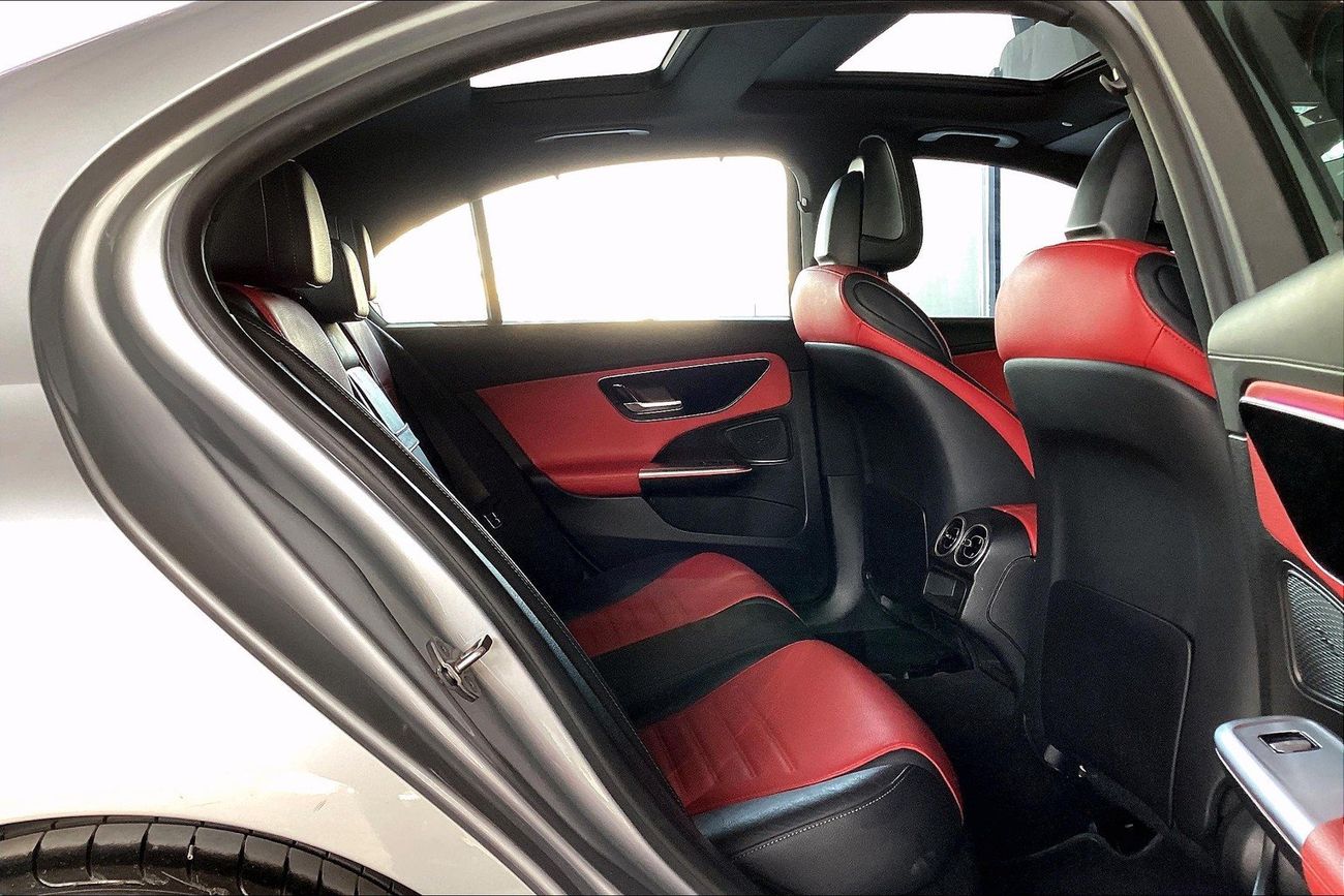 مرسيدس بنز C 200 Premium (AMG Line) | شامل الضمان | 0 ﺪﻔﻋﺓ ﺃﻮﻟﻯ