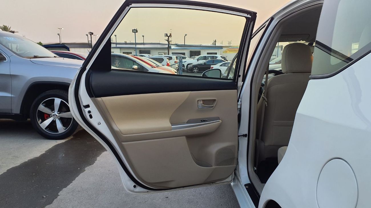 تويوتا برياس Toyota Prius Alpha