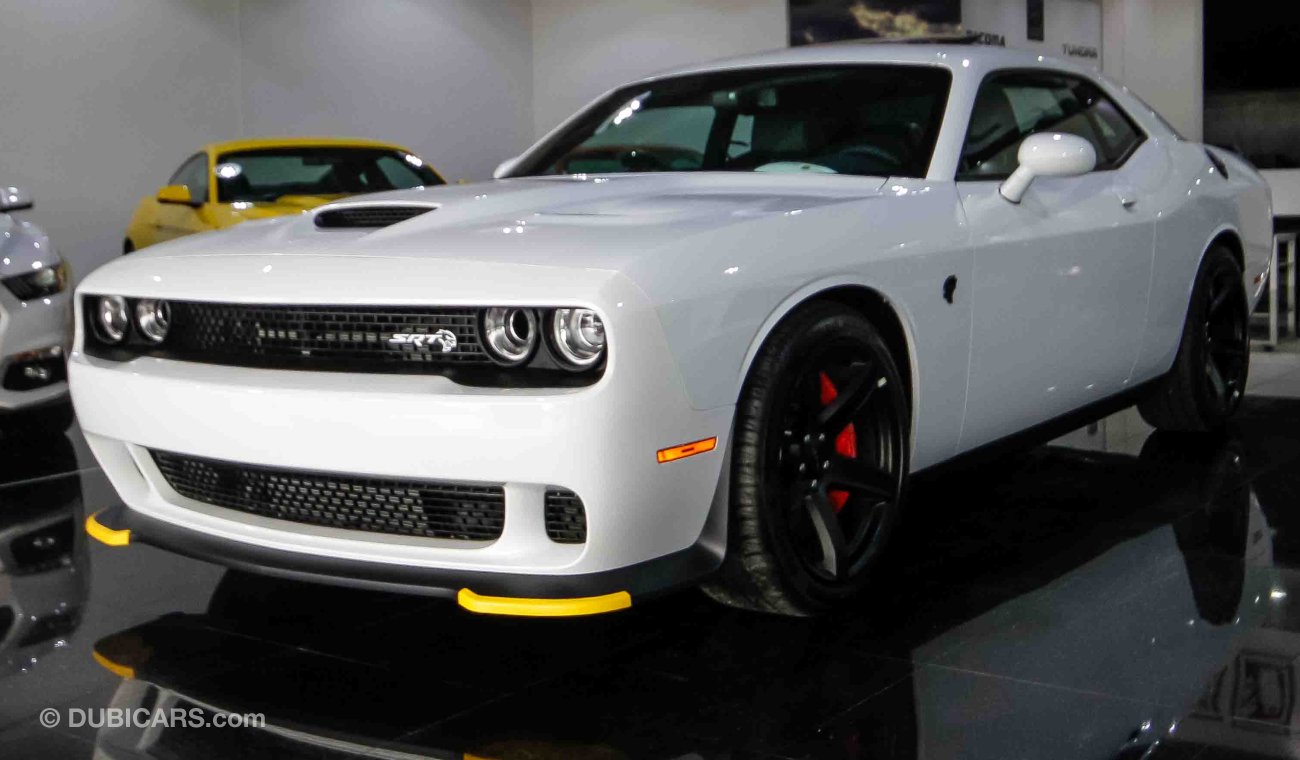 Dodge Challenger SRT Hellcat  V8