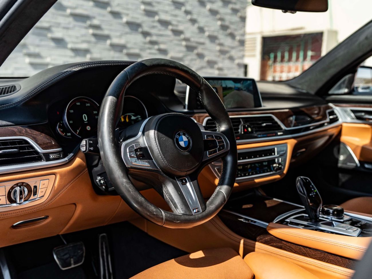 BMW M760Li xDrive 6.6L