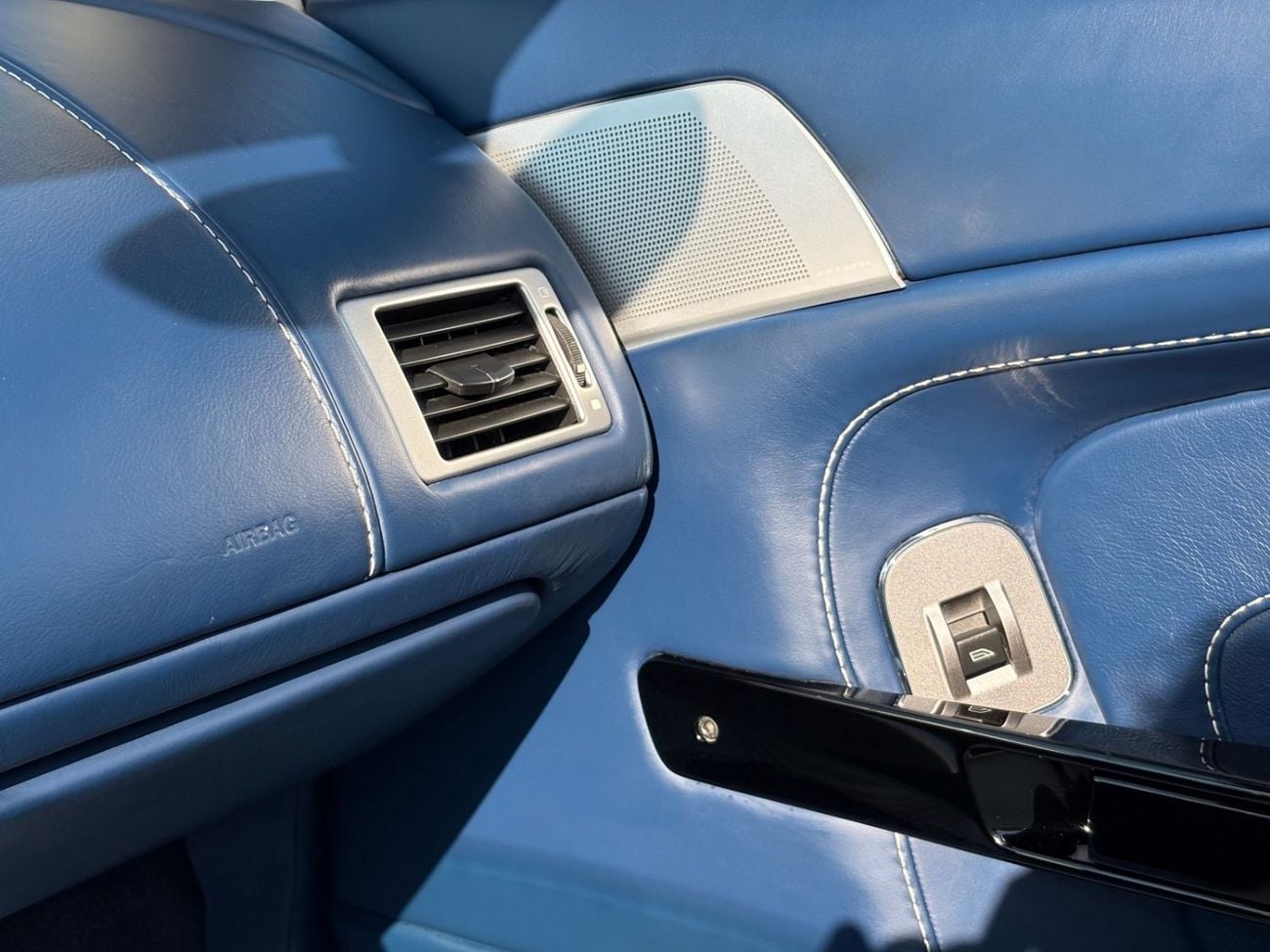 Aston Martin Vantage ASTON MARTIN VANTAGE S Cabriolet | 4.7L V8 | 2014 | GCC SPECS