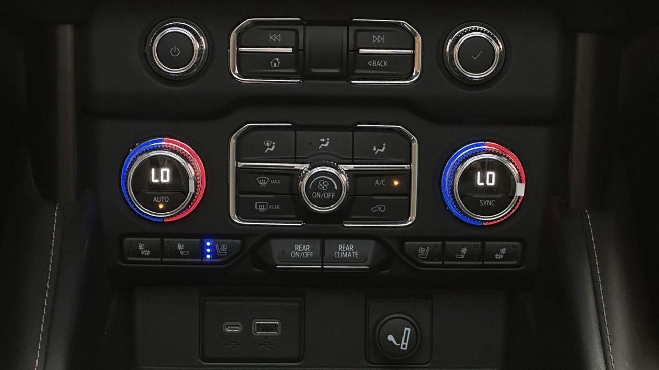 GMC Yukon AT4 | V8 | GCC | Agency Warranty