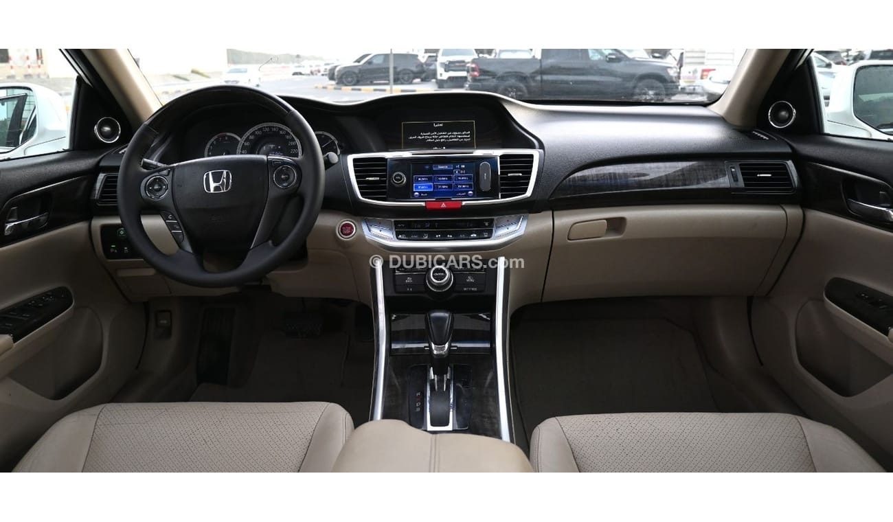 هوندا أكورد 2015 خليجي بحالة ممتازة بدون حوادث صبغ وكالة