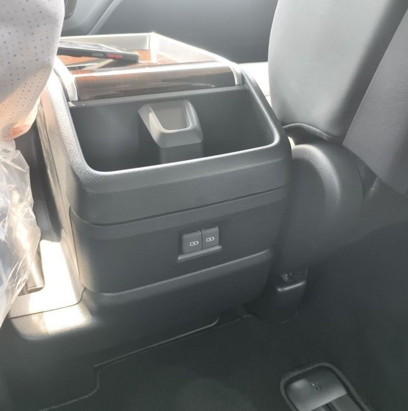 تويوتا جرافينا 2024 Toyota Granvia 3.5L 6 seater