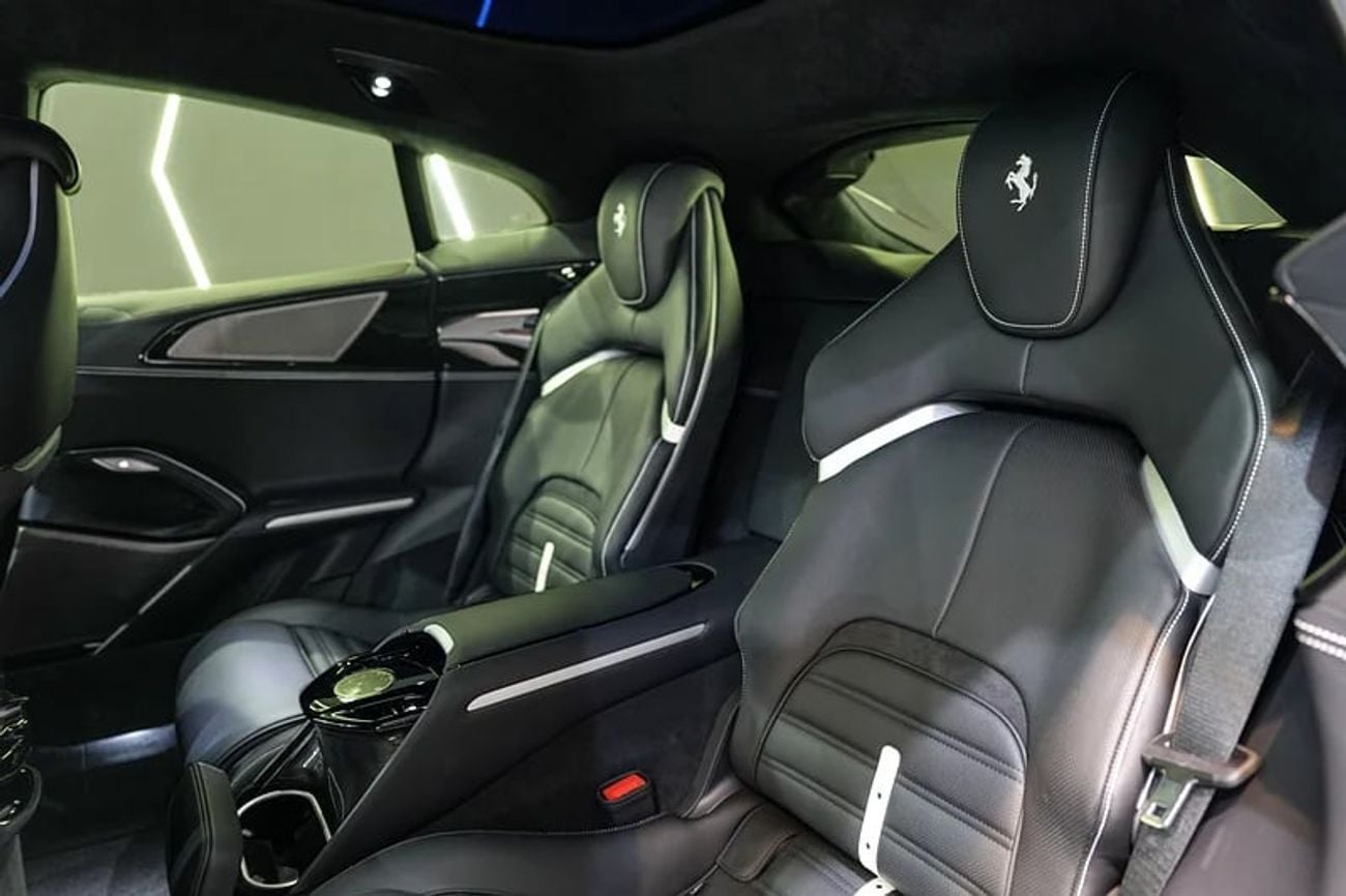 فيراري بوروسانجوي Panoramic Roof, Carbon Exterior/Interior, Dealer Warranty + Service!!