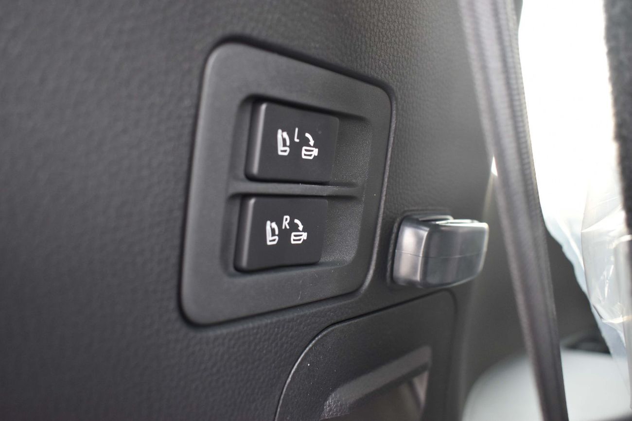 Toyota Land Cruiser VX 3.5L HYBRID