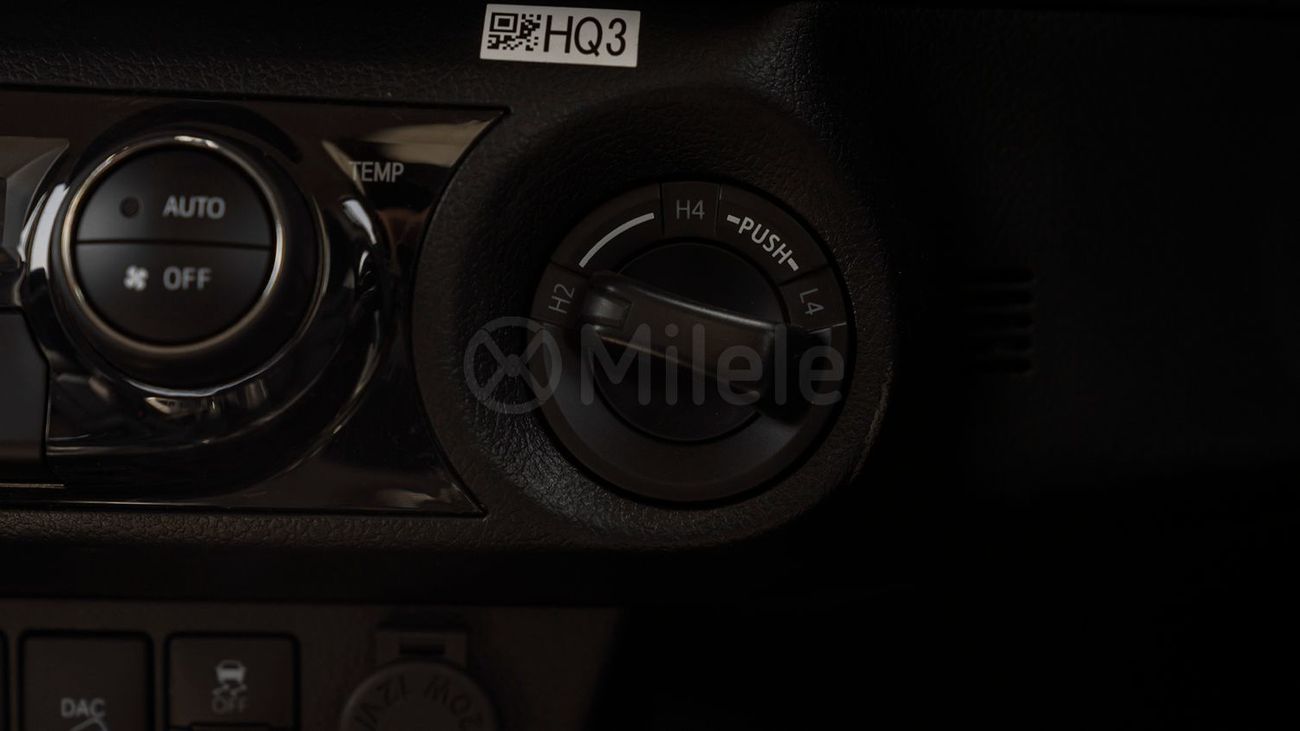 تويوتا هيلوكس (RHD) TOYOTA HILUX DC | EXPORT ONLY