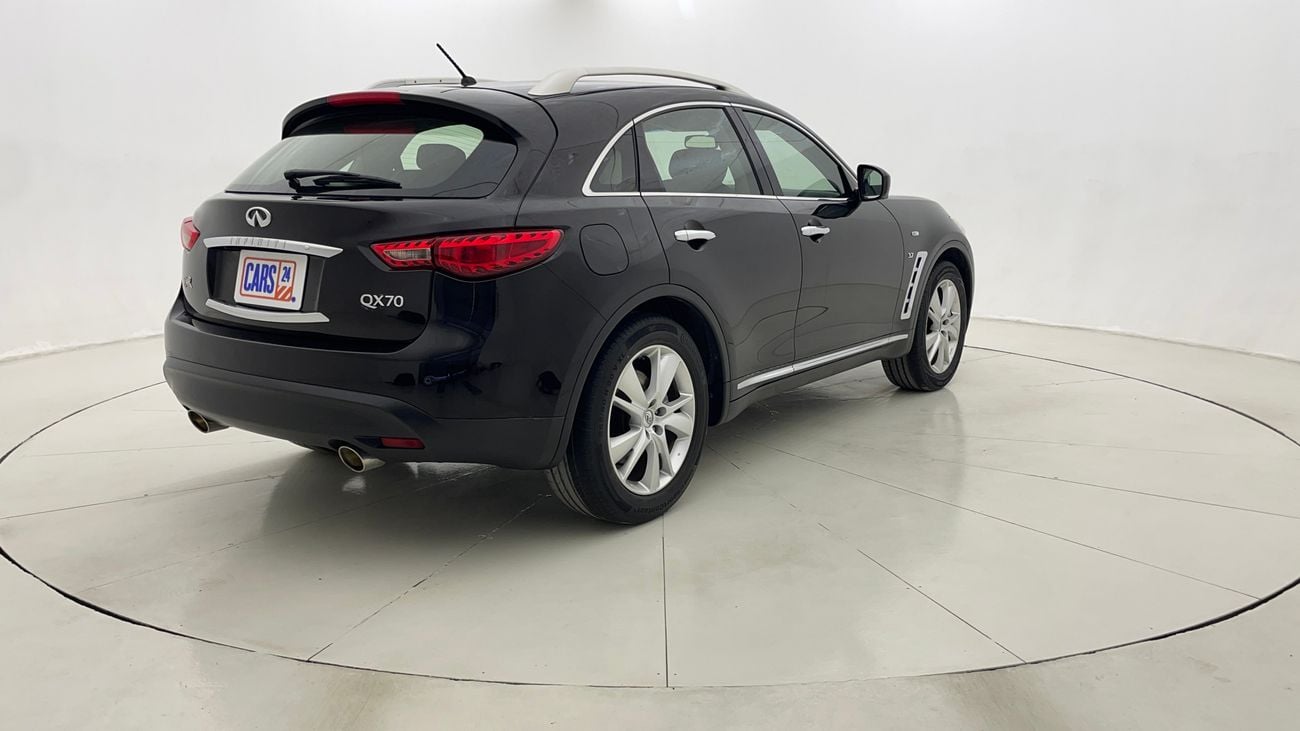 إنفينيتي QX70 LUXURY 3.7 | بدون دفعة مقدمة | اختبار القيادة في المنزل