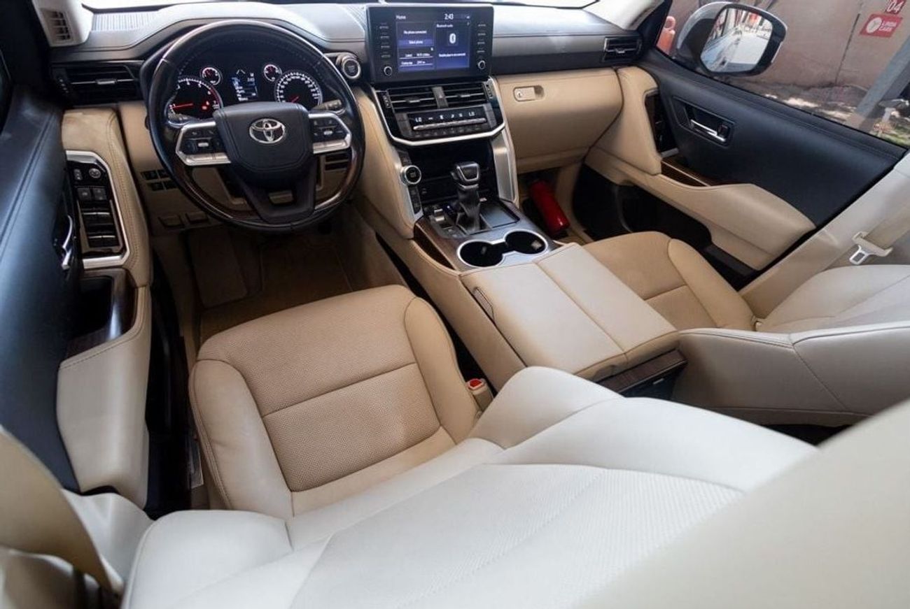 Toyota Land Cruiser GXR 3.5L Toyota Land Cruiser GXR 2022 GCC under Warranty with Flexible Down-Payment.