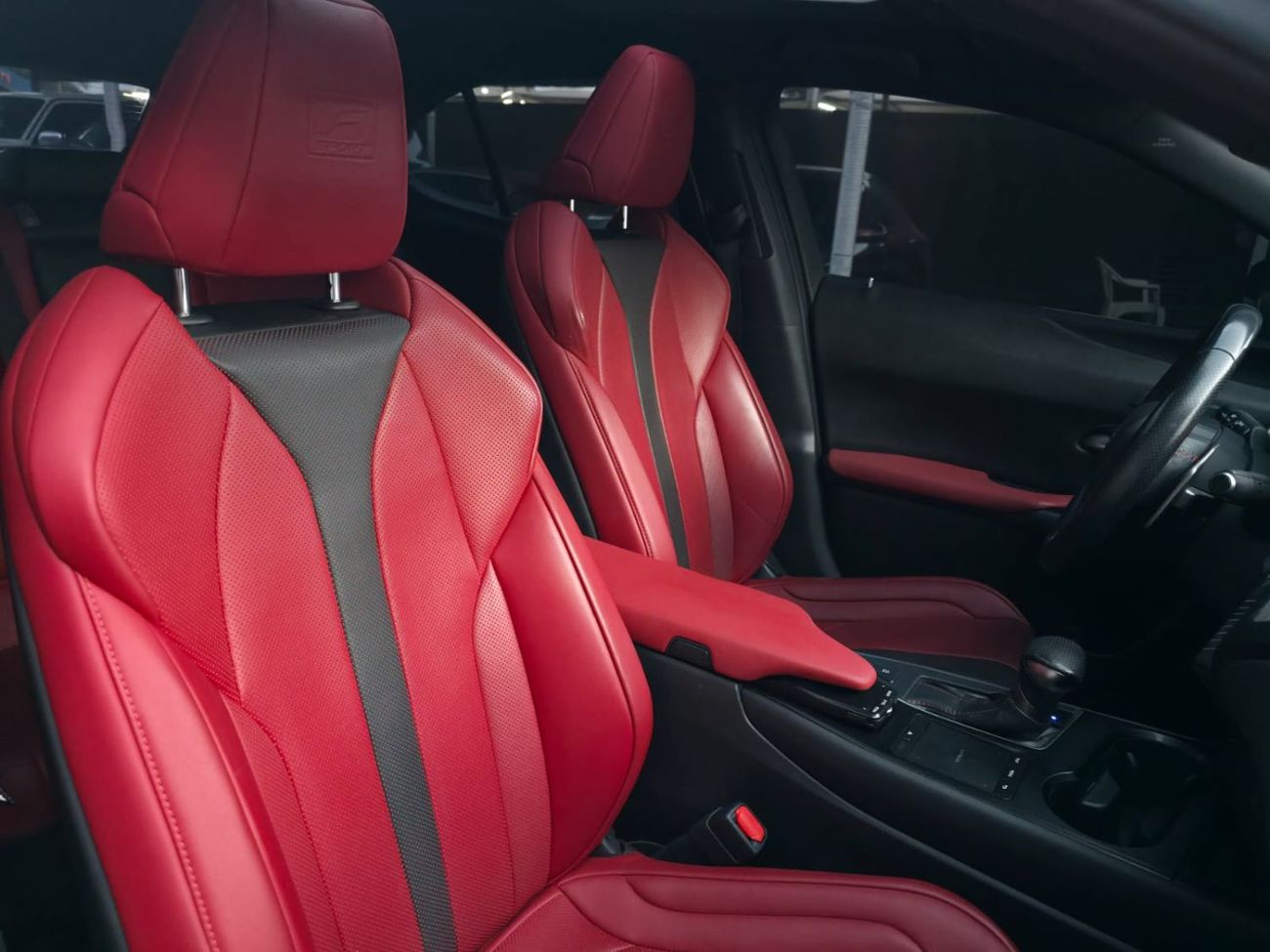 لكزس UX 200 F Sport Platinum 2.0L (169 HP)