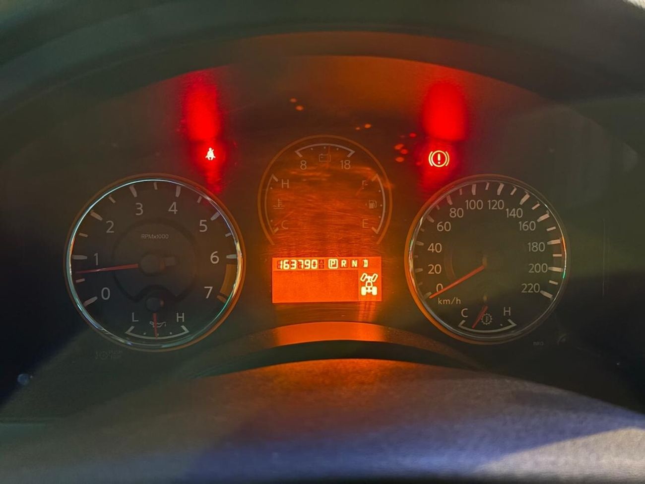Nissan Armada LE
