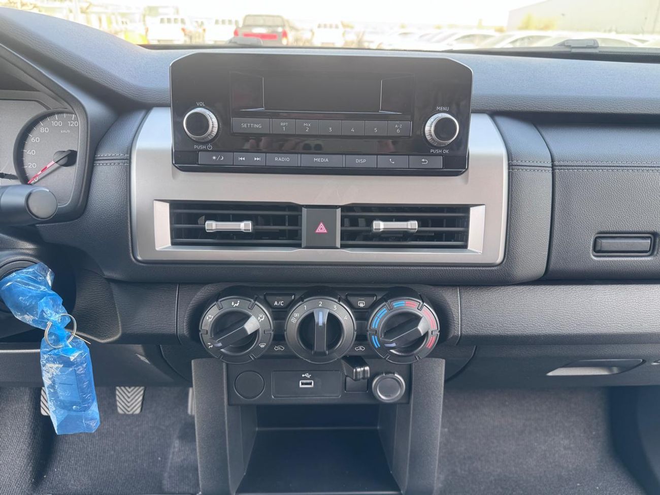 Mitsubishi L200 MITSUBISHI L200 Petrol Double Cabin 4WD 5MT 2.5L GLX - Basic Option _Grey