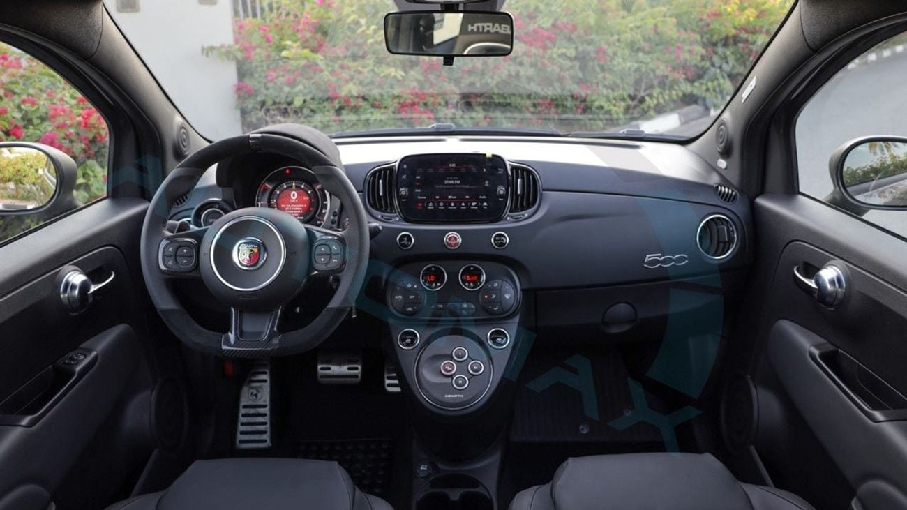 أبارث 695 Abarth 695 Turismo 1.4T 2024 GCC 19000Km With 3 Years Or 120,000 Km Warranty @Official Dealer