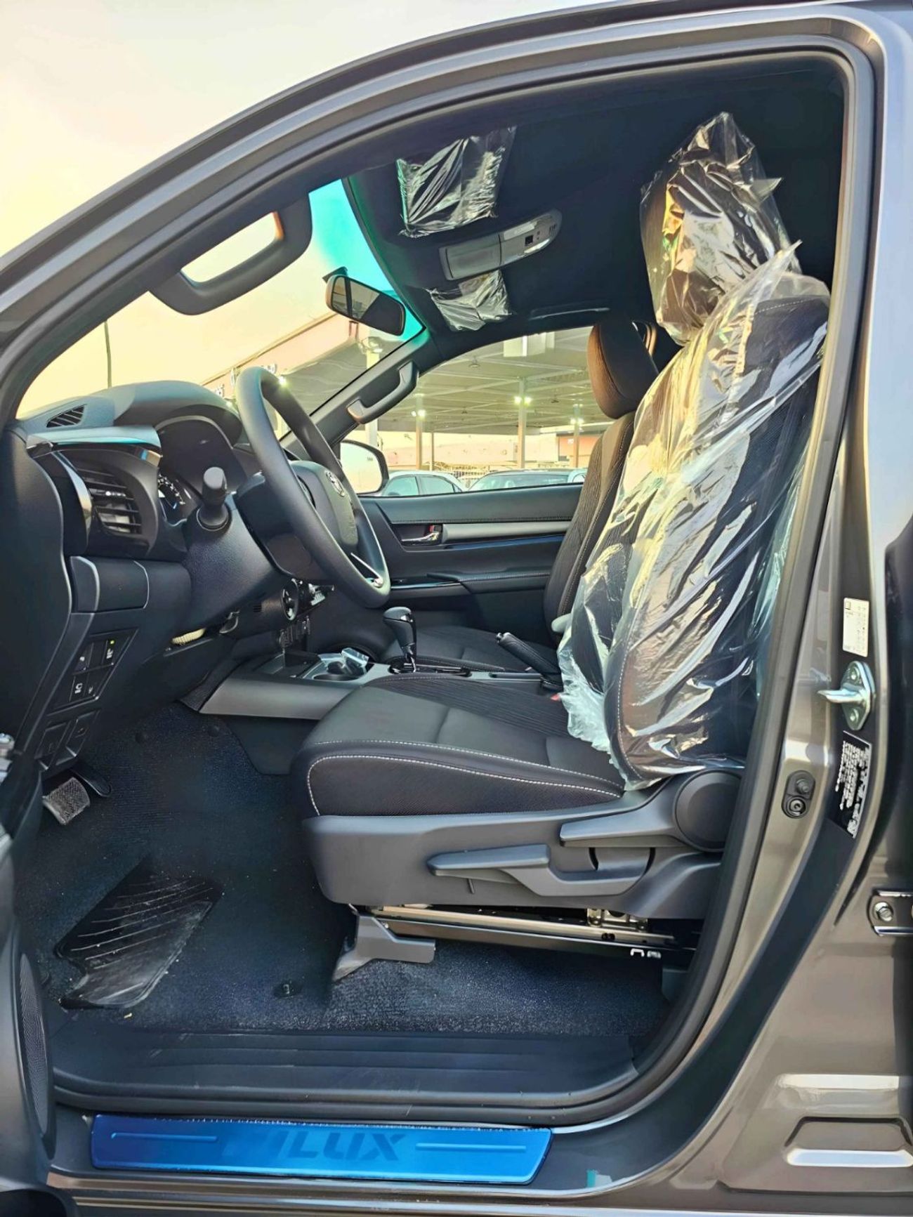 تويوتا هيلوكس ADVENTURE |  4.0L V6 PETROL | 360 CAMERA | 18 AWHEELS WITH ROLL BAR | AUTO A.C (CODE # HPV6AF)