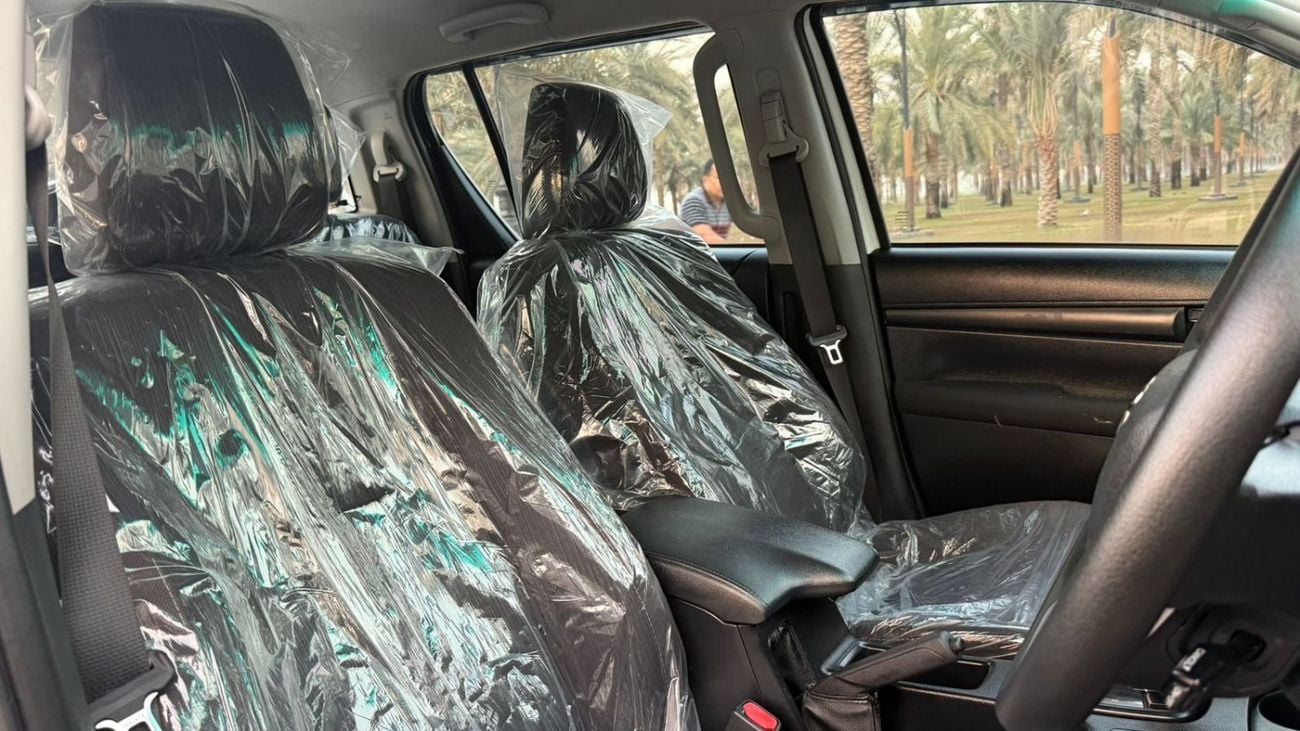 Toyota Hilux Toyota Hilux 2024 Model Engine 2.8 Diesel colour white Transmission Automatic Interior.Black 4x4 4DO