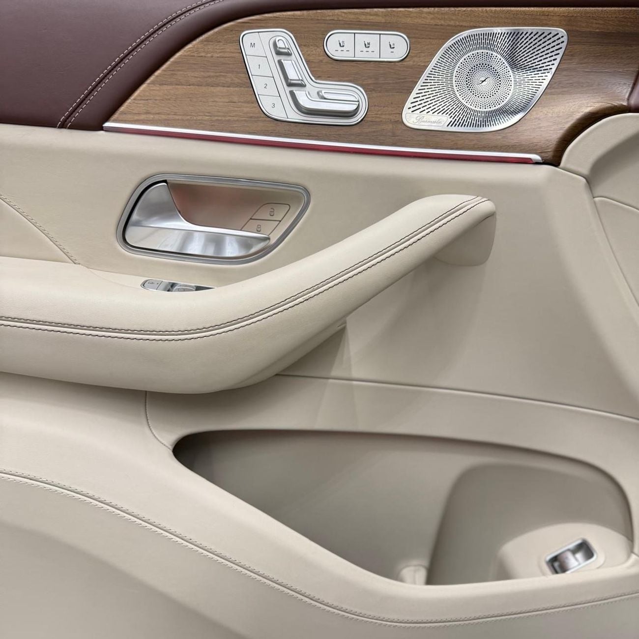 Mercedes Maybach GLS600 Maybach European specs | Full service history in EMC | Two Colors
