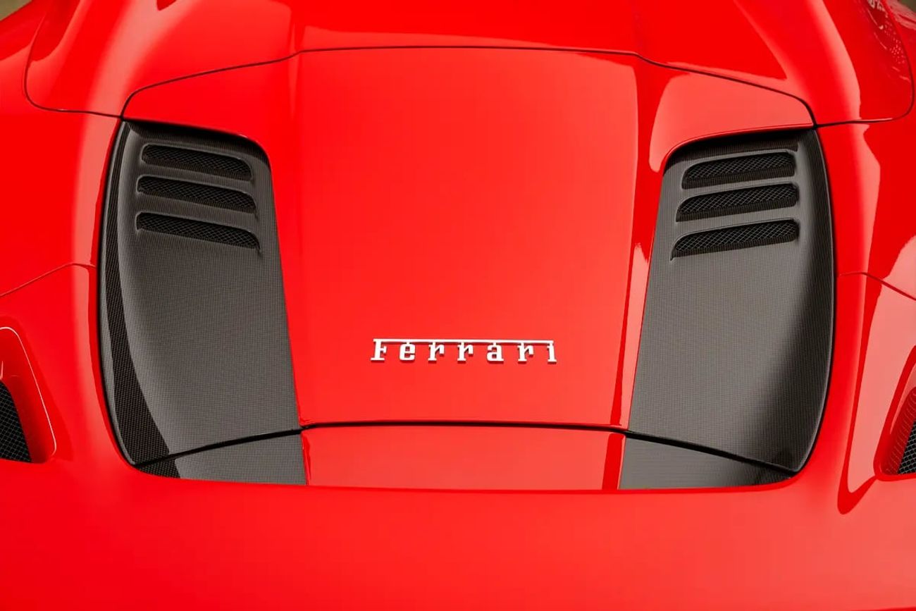 فيراري ف ٨ سبيدر 3.9T V8