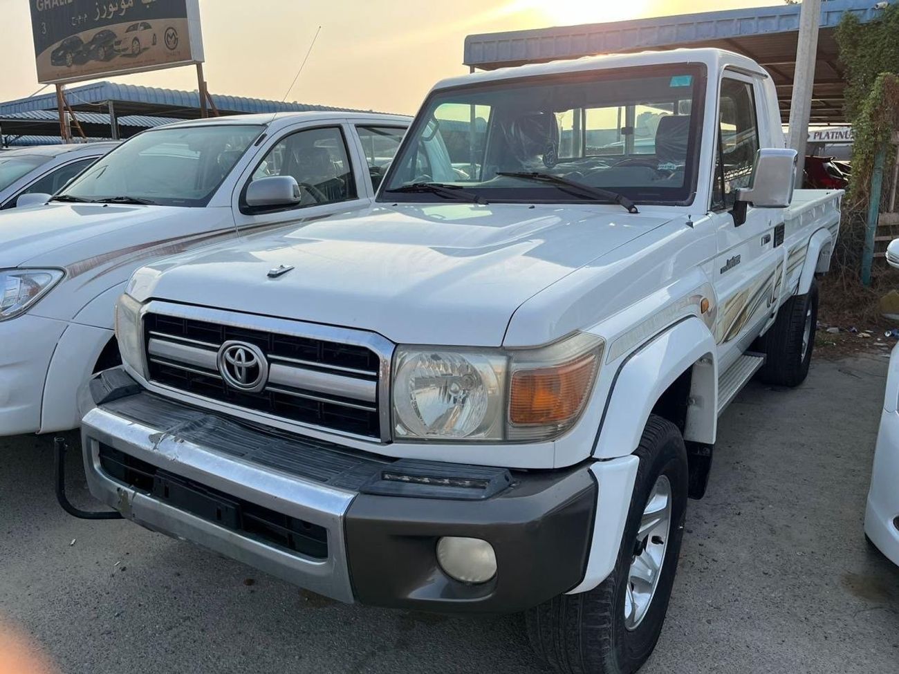 Toyota Land Cruiser GXR Toyota Land Cruiser Pickup 2012 4 vsx good condition jcc +97156649702