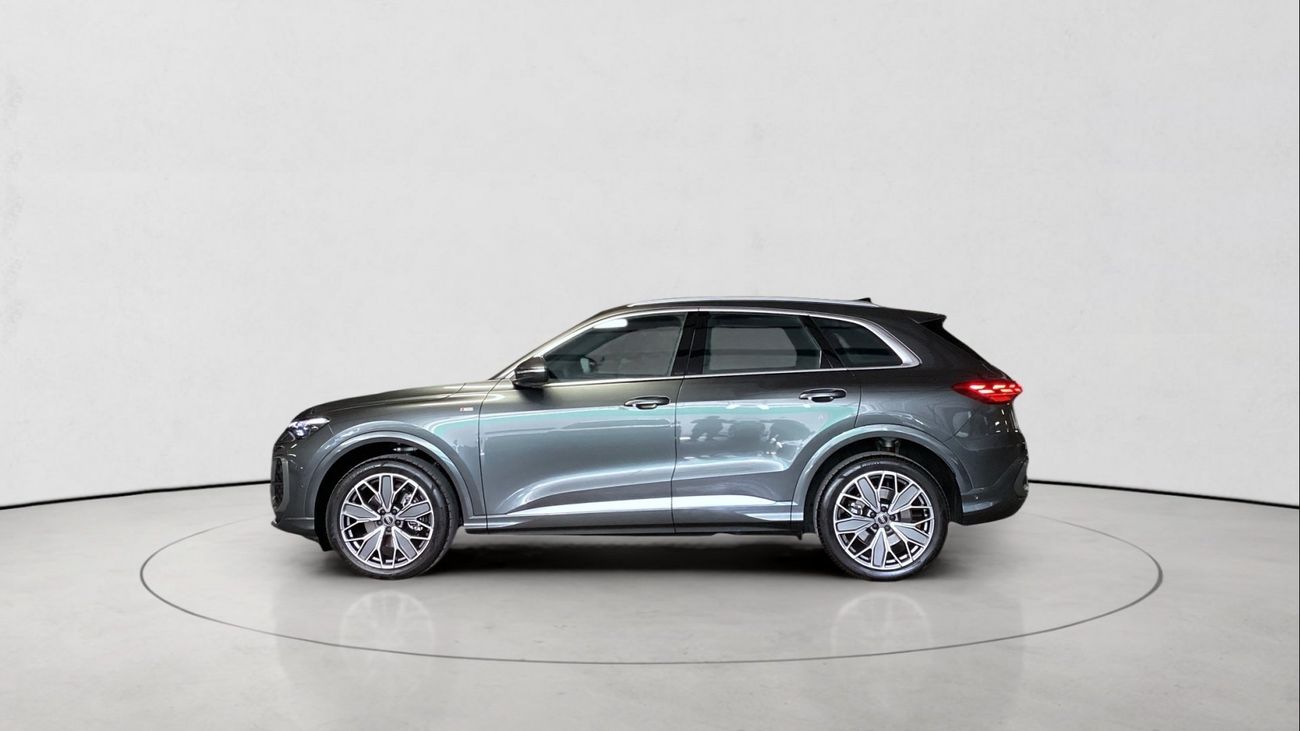 Audi Q5 45 TFSI S-LINE 2.0 150KW MHEV S TRONIC S LINE MID | Guaranteed Warranty | 0 Down Payment