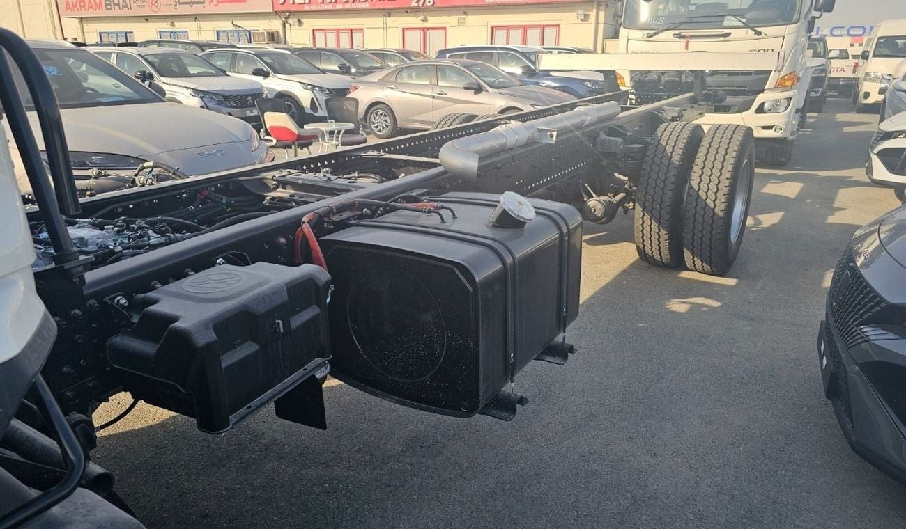 Hino 500 1927 7.6L 6-CYLINDER DIESEL