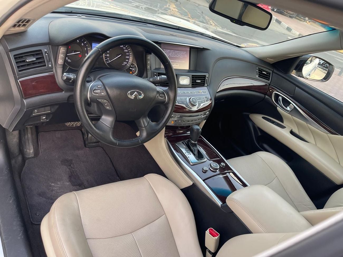 إنفينيتي Q70 Luxury 3.7L