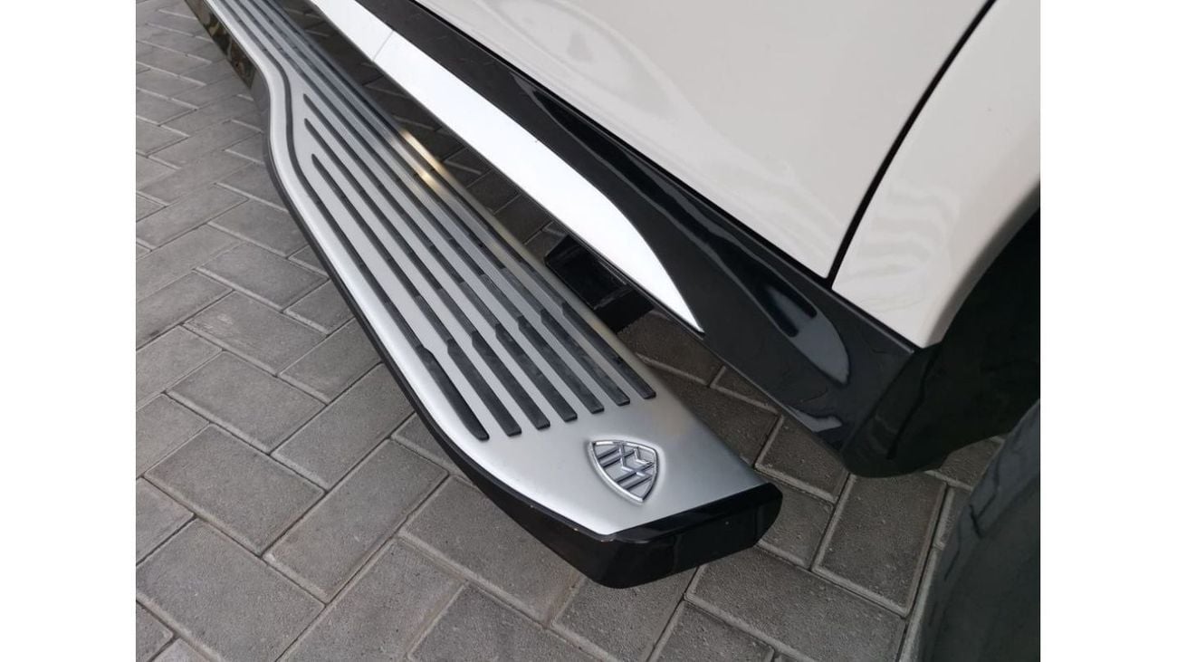 مرسيدس بنز GLS 450 Mercedes Benz GLS450  ( Maybach KIT ) - 2022 - Pearl White /Gold