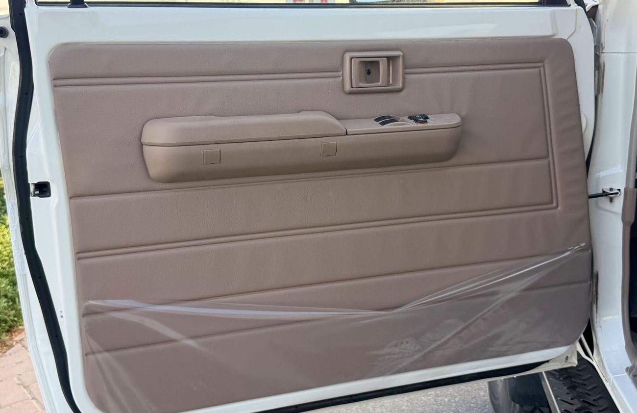 Toyota Land Cruiser LC78 Base V6 4WD Automatic GCC Specification