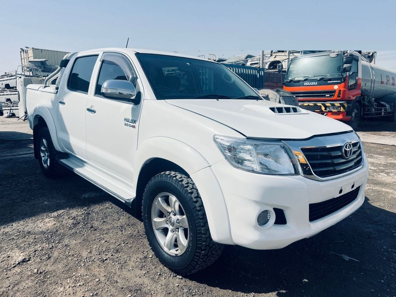 Toyota Hilux DIESEL 3.0 LITER ,AUTOMATIC RIGHT HAND DRIVE