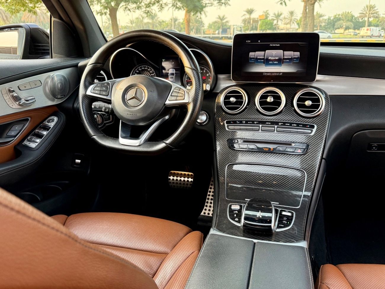 مرسيدس بنز GLC 43 MERCEDES GLC43 COUPE MODEL 2018 GCC SPACE FULL OPTION