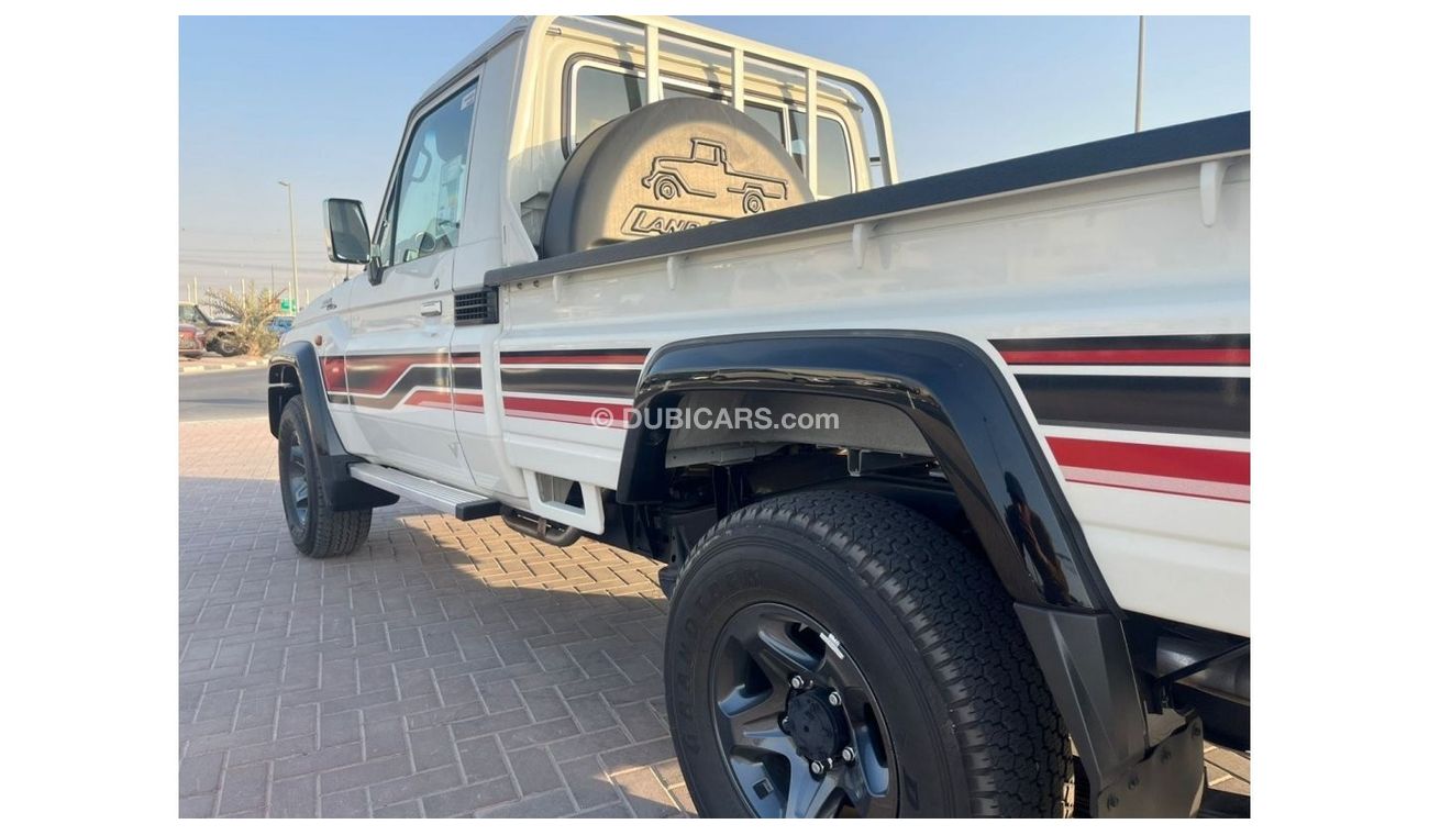 Toyota Land Cruiser Pick Up TOYOTA_LC_PICK_UP_79TH_SINGLE_4.0L_2023_FULL_OPTIONS_WHITE_BEIGE