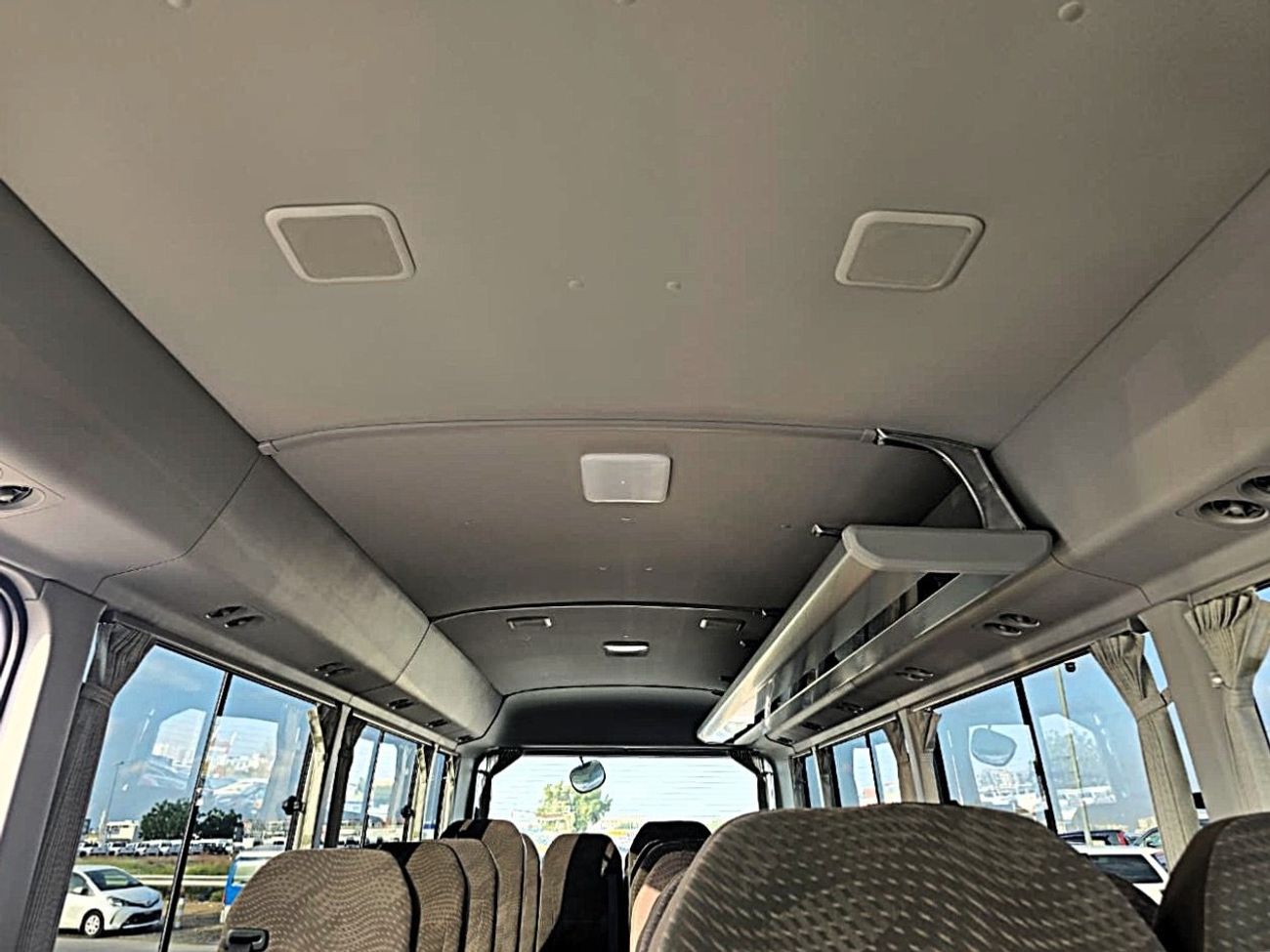 Toyota Coaster vip 4.2l diesel M/T 22 seats with electric door and cool box