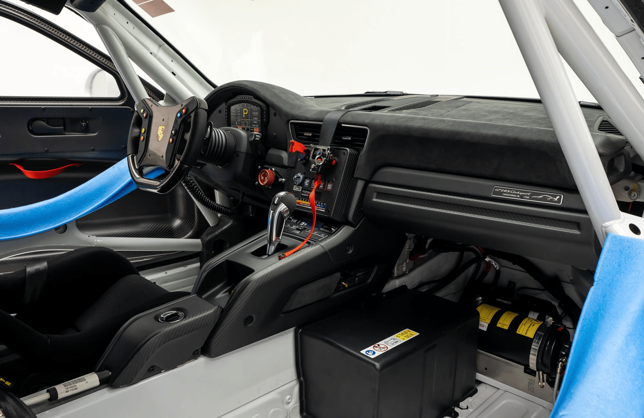 بورش 911 3.8L F-6 Twin-Turbocharged Engine