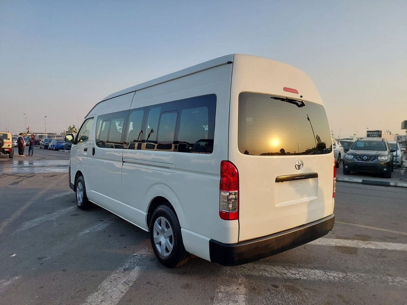 Toyota Hiace TOYOTA HIACE COMMUTER VAN RHD 2016 MODEL 3.0 L DIESEL MANUAL(PM18802)
