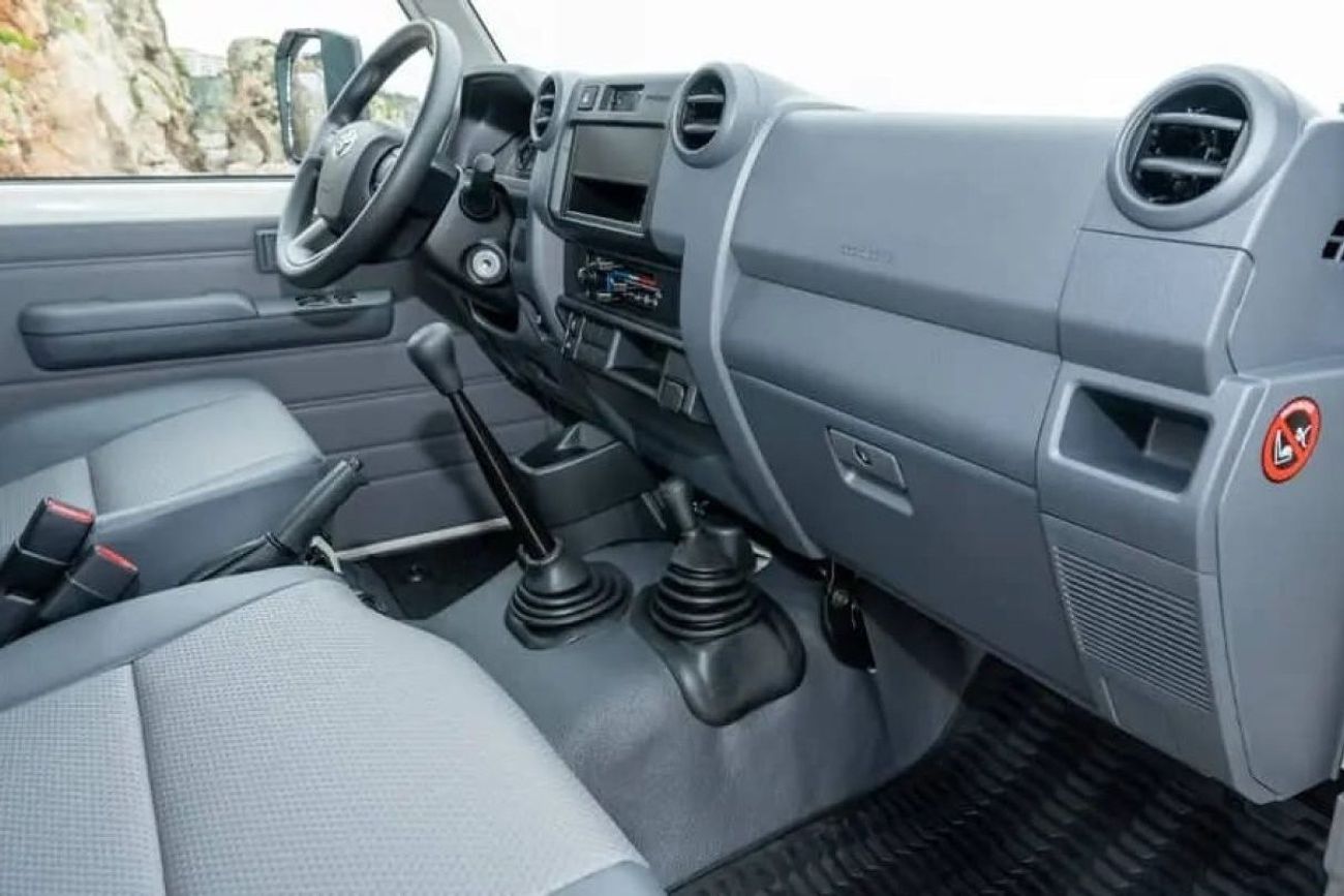 تويوتا لاند كروزر بيك آب Toyota LC 79 4.2l Diesel SC - M/T - Fog Lamp - Snorkel