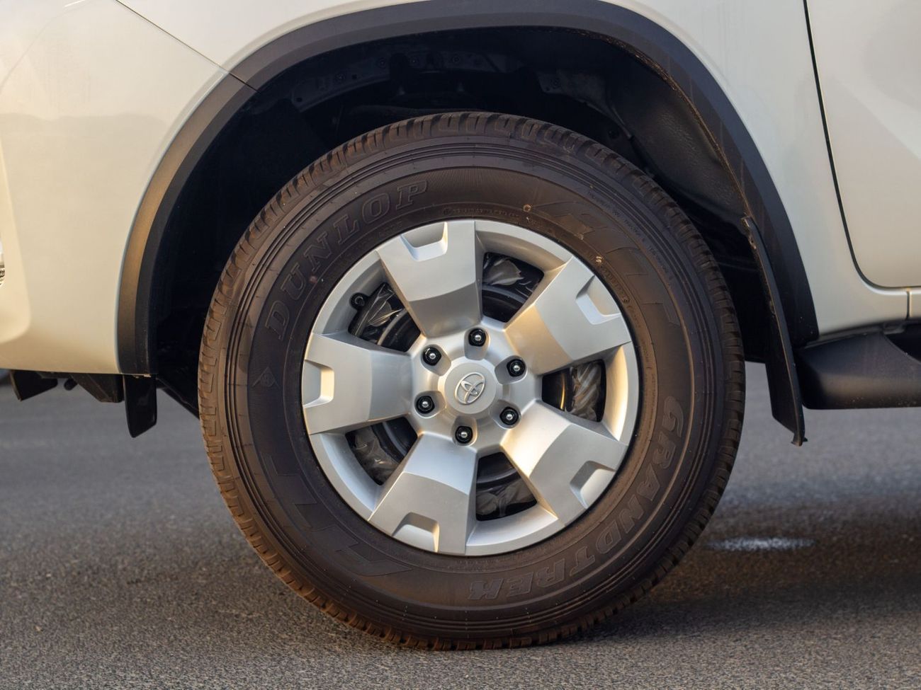 تويوتا فورتونر EXPORT ONLY - Toyota Fortuner 2.7L 4WD