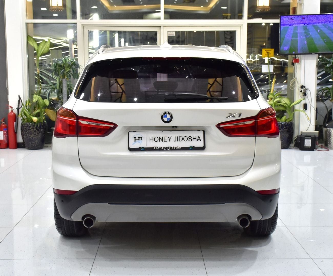 BMW X1 SDRIVE 20i EXCLUSIVE EXCELLENT DEAL for our BMW X1 sDrive20i ( 2017 Model ) in White Color GCC Specs